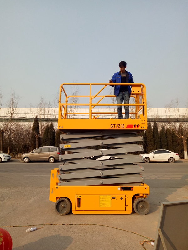 如何正確的購(gòu)買液壓升降機(jī)？